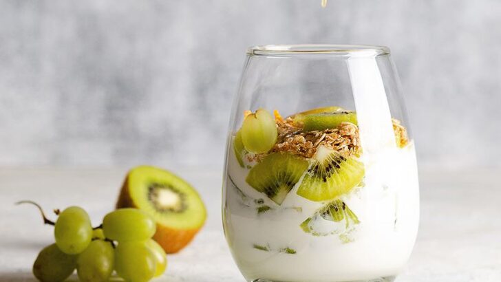 Üzümlü Yoğurt Granola