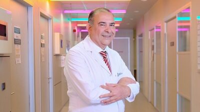 Yüz felci hafife alınmamalı! Kulak etrafındaki kabarcıklar tehlike işareti!