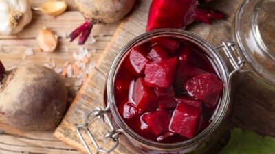 Sirkeli Ve Sarımsaklı Pancar Turşusu Tarifi