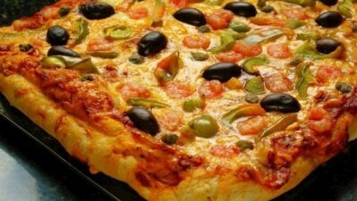 Tepsi Pizzası Tarifi