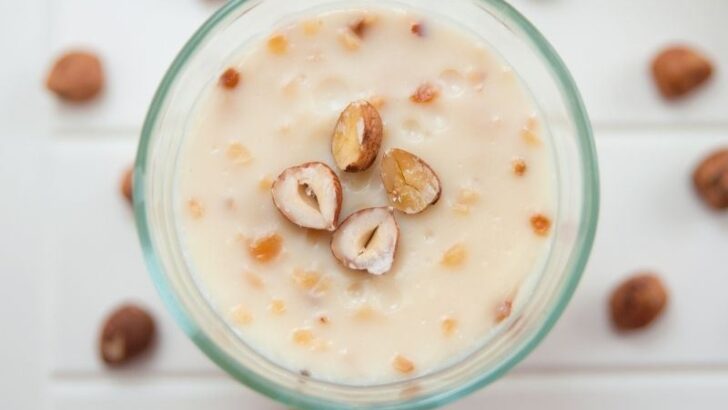 Pastane Usulü Fındıklı Muhallebi Tarifi