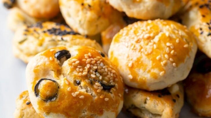 Yulaf Unlu Zeytinli Poğaça Tarifi