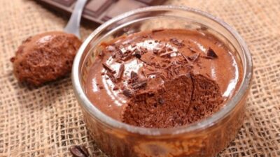2 Malzemeli Çikolatalı Mousse Tarifi