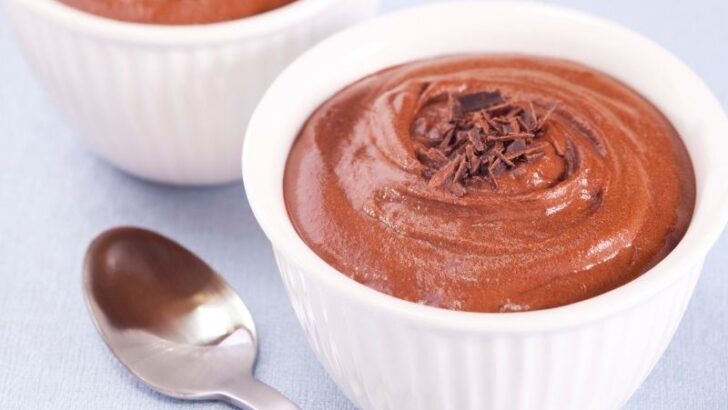 4 Malzemeli Pişmeyen Kakaolu Puding Tarifi