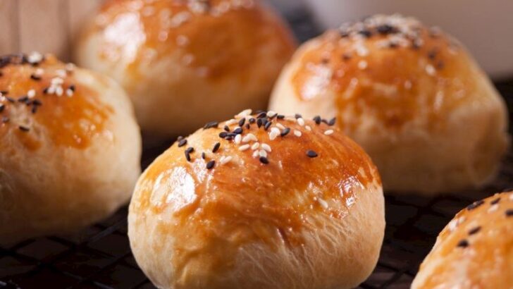 Air Fryer’da Peynirli Mayasız Poğaça Tarifi