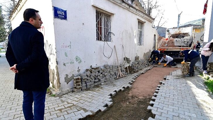 Bornova’da yol seferberliği sürüyor