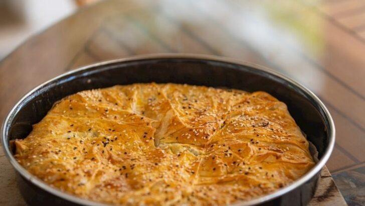 Hazır Yufkadan Tepsi Böreği Tarifi