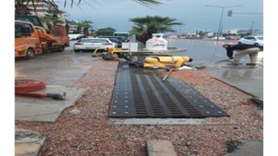 İzmir Büyükşehir Belediyesi takımları sağanak nedeniyle seferber oldu