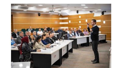 İzmirli muhtarlar Bornova Muhtarlar Akademisi’nde buluştu