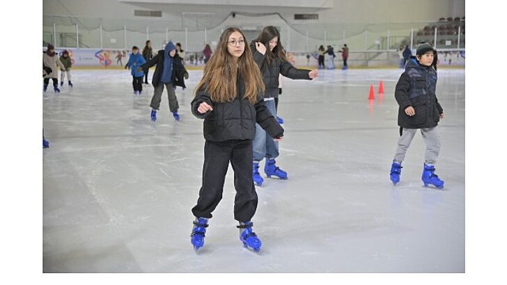Lider Dutlulu’dan Öğrencilere Karne İkramı