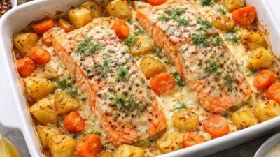 Nefis Sosuyla Fırında Somon Tarifi