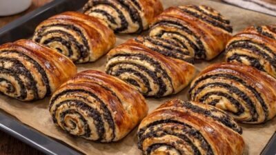 Siyah Haşhaşlı Çörek Tarifi