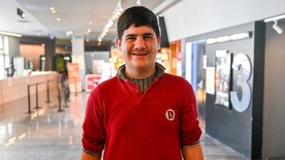 Bornova’da sinema salonu kahkahalarla doldu