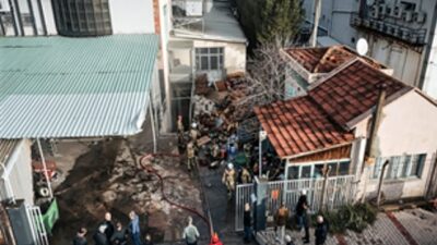 Bornova’daki fabrika yangını söndürüldü