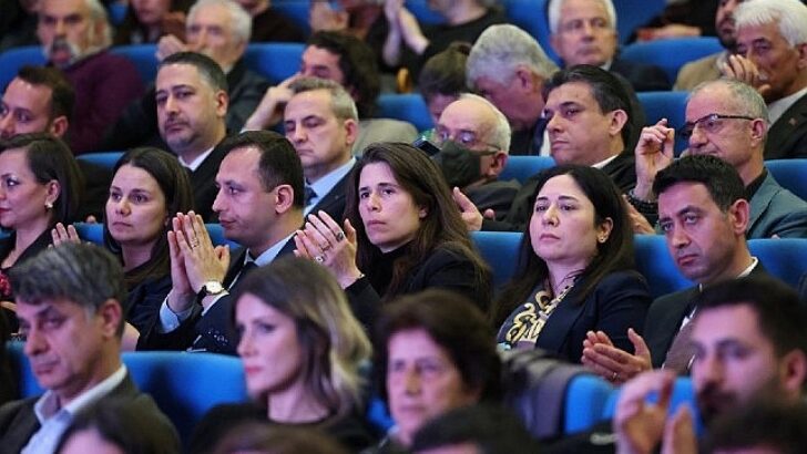 Çeşme Belediye Başkanı Lâl Denizli, “İzmir’de Afet” söyleşisinde Çeşme’nin afet hazırlık modelini anlattı