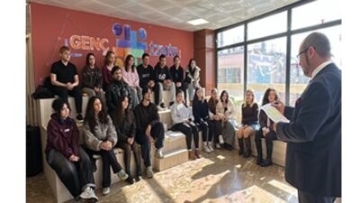 İzmir Büyükşehir Belediyesi gençlerin sanat seyahatini destekliyor