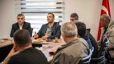 Lider Ömer Eşki muhtarlarla buluştu: “Bornova’yı birlikte yönetiyoruz”