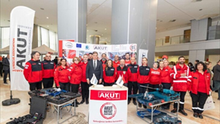 Lider Tugay: Birden fazla yangın uçağı kiralamaya hazırız