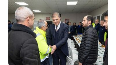 Lider Tugay, mesaiye işçi ile başladı