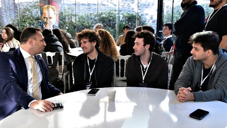 Üniversite öğrencileri için şeffaf ve inançlı burs dayanışması başlıyor