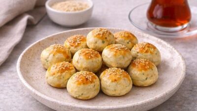 3 Malzemeli Peynirli Tuzlu Kurabiye Tarifi