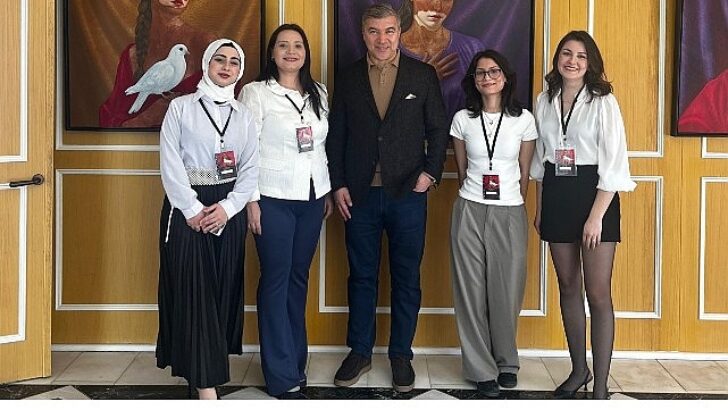 Barışın Bayanları Fotoğraf Standı İzmir’de Ziyarete Açıldı