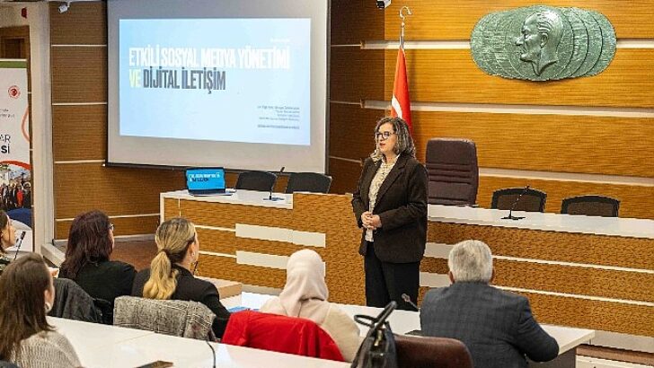 Bornova’da muhtarlar için Dijital Dönüşüm Eğitimi