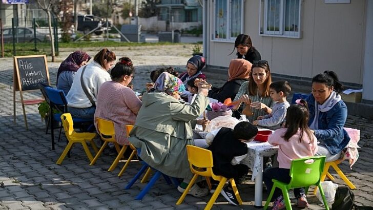 Bornovalı miniklere “Çim Adam Atölyesi”