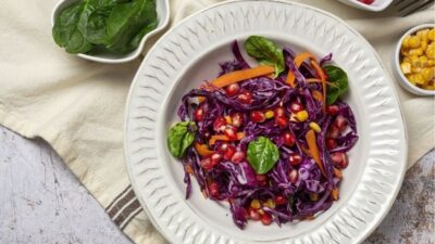 Narlı Mor Lahana Salatası Tarifi