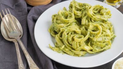 Pesto Soslu Makarna Tarifi