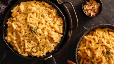 Tek Tavada Peynirli Makarna Tarifi