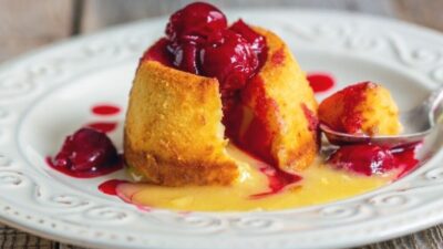 Vişne Soslu Beyaz Çikolatalı Fondan Tarifi