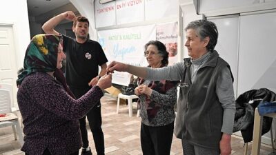 Bornova’da yaratıcı drama ile hayata tekrar iştirak