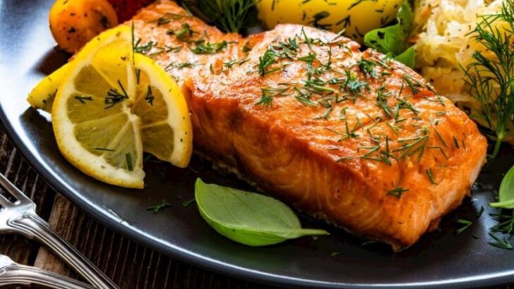 Fırında Sebzeli Limonlu Somon Tarifi