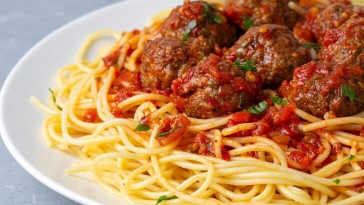 Köfteli Spagetti Tarifi