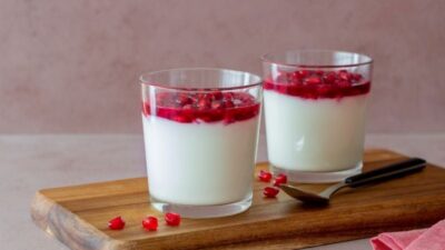 Nar Soslu Pratik Muhallebi Tarifi