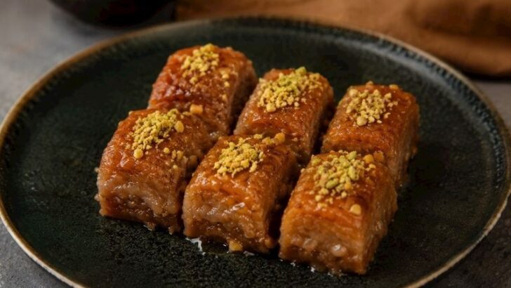 Bayramlık Kolay Şerbetli Tatlı Tarifi