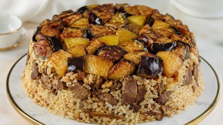 Etli Patlıcanlı Perde Pilavı Tarifi