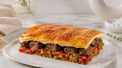 Köz Patlıcan Yatağında Köfte Tarifi