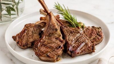 Mangal Lezzetini Eve Taşıyan Izgara Pirzola Tarifi