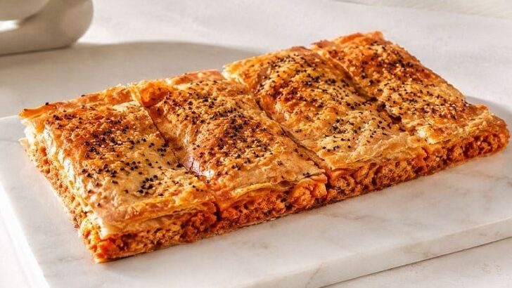 Pirinç Yufkasından Pratik Biberli Çıtır Ekmek Tarifi