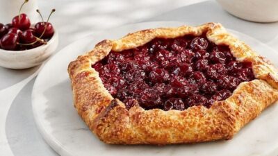 Rustik Lezzetiyle Vişneli Galette Tarifi