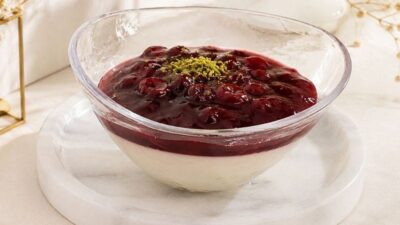 Vişne Soslu Sakızlı Muhallebi Tarifi