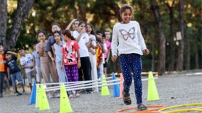 Çocuklar Kadifekale’de doyasıya eğlendi