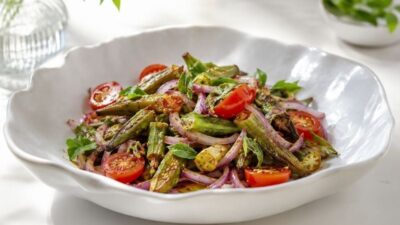 Fırında Çıtır Bamya Salatası Tarifi