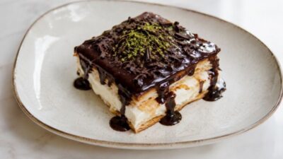 Profiterol Tadında Milföylü Tatlı Tarifi