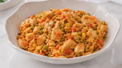 Tavuklu Sebzeli Arpa Şehriye Pilavı Tarifi