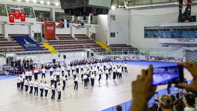 Büyükşehir’in Balkan dansları kursunda coşkulu final