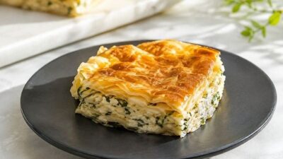 Hazır Yufkadan Yalancı Su Böreği Tarifi
