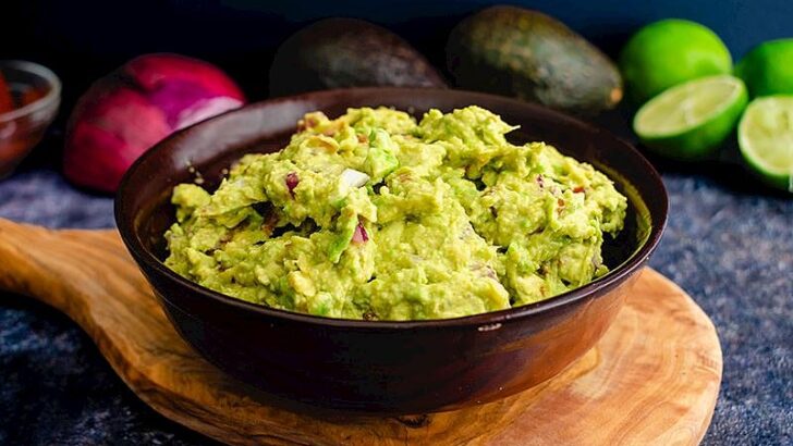 Klasik Guacamole Tarifi